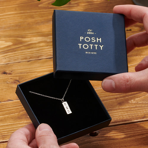 The ultimate guide to buying personalised jewellery & gifts for Dads