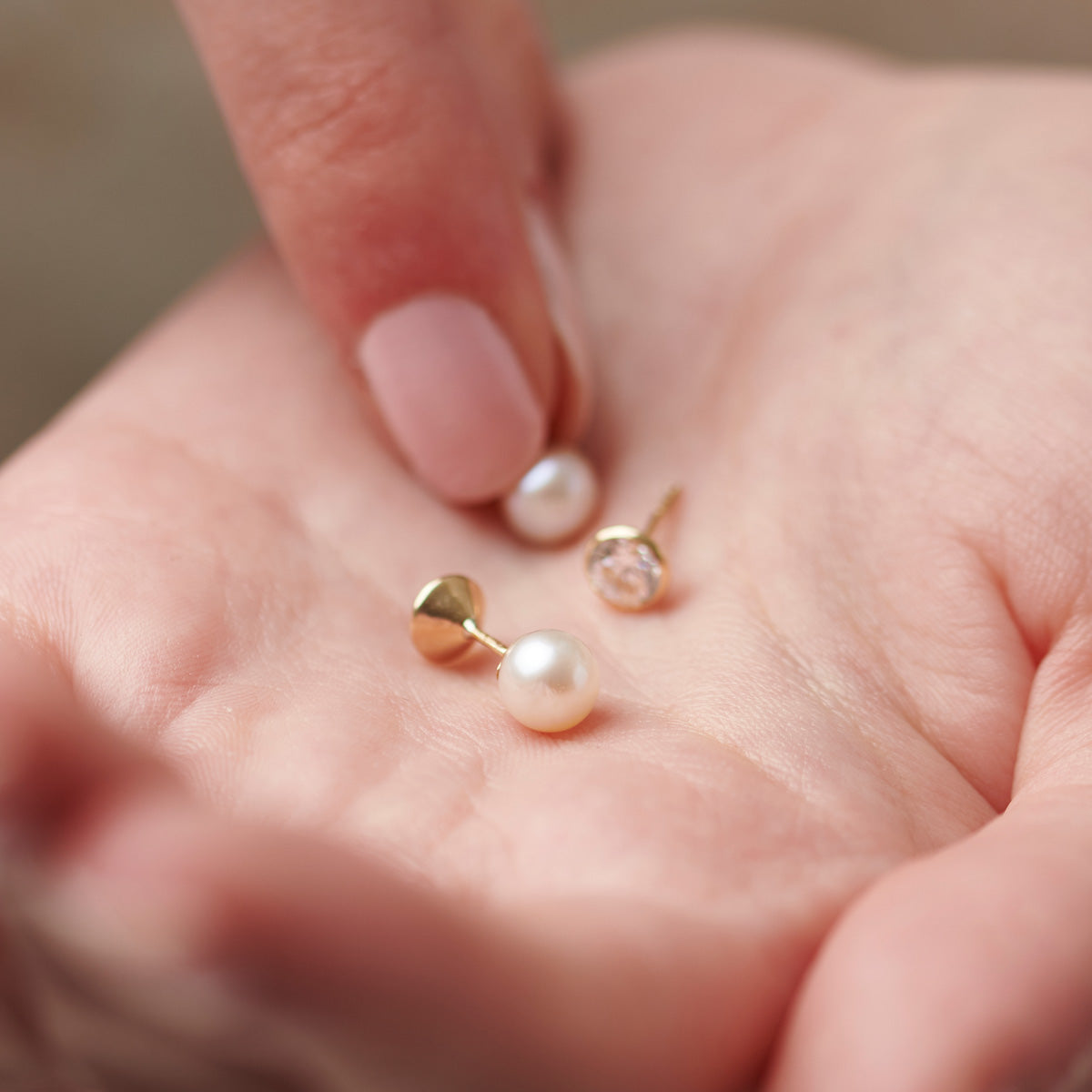 9ct Gold Pearl Bridal Stud Earrings