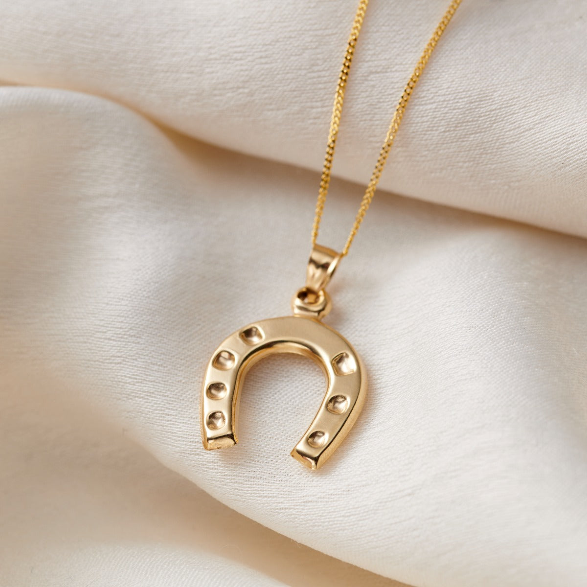 9ct Gold Horseshoe Pendant Necklace