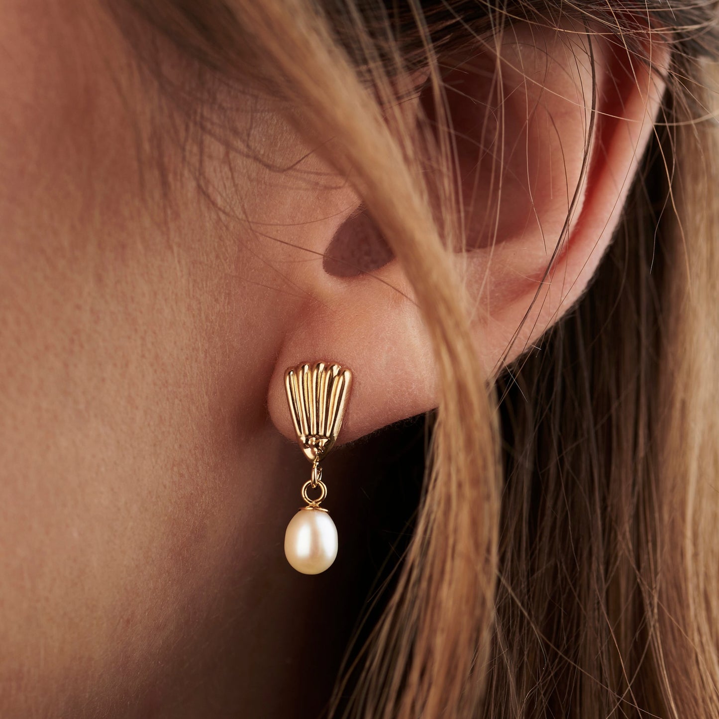 9ct Gold Scallop & Hanging Pearl Stud Earrings