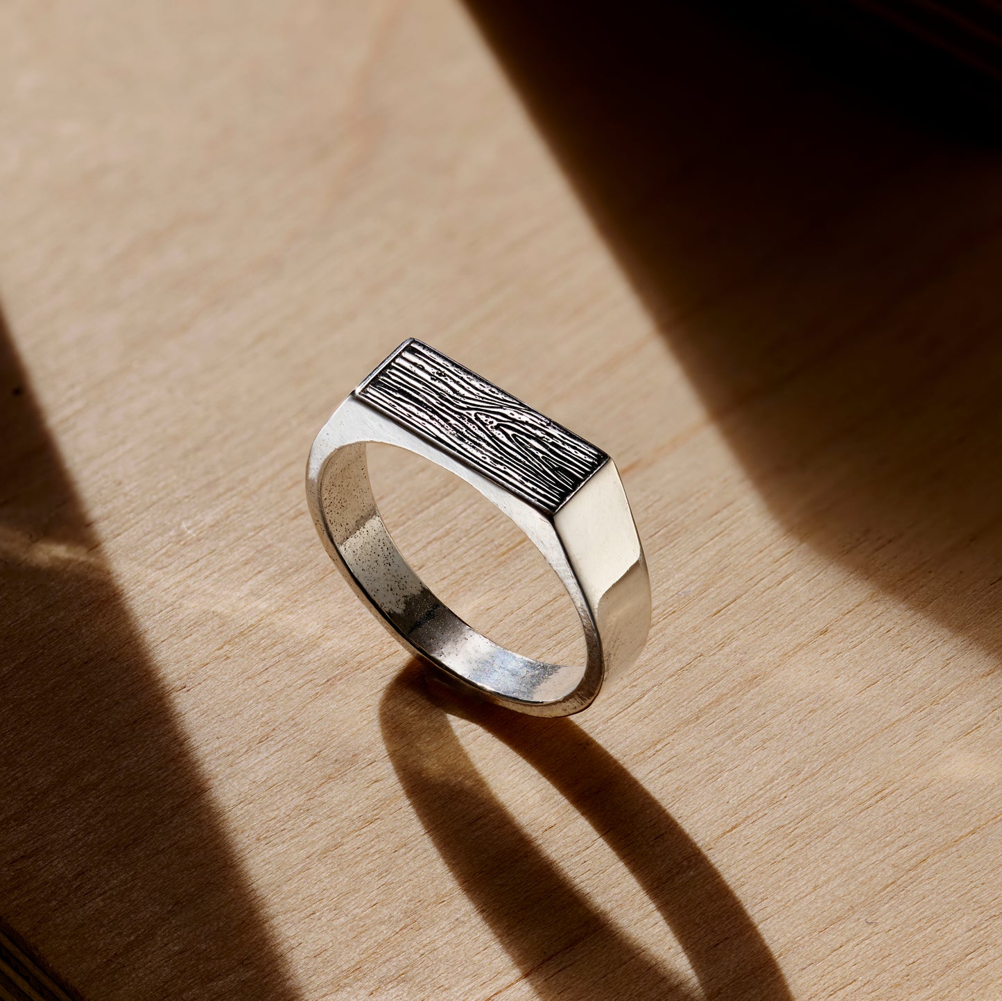 Engraved Wood Grain Rectangle Signet Ring