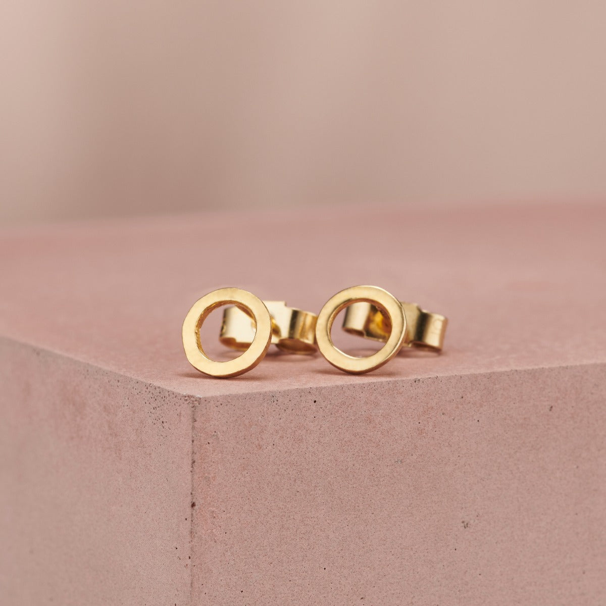 Fine Circle Stud Earrings