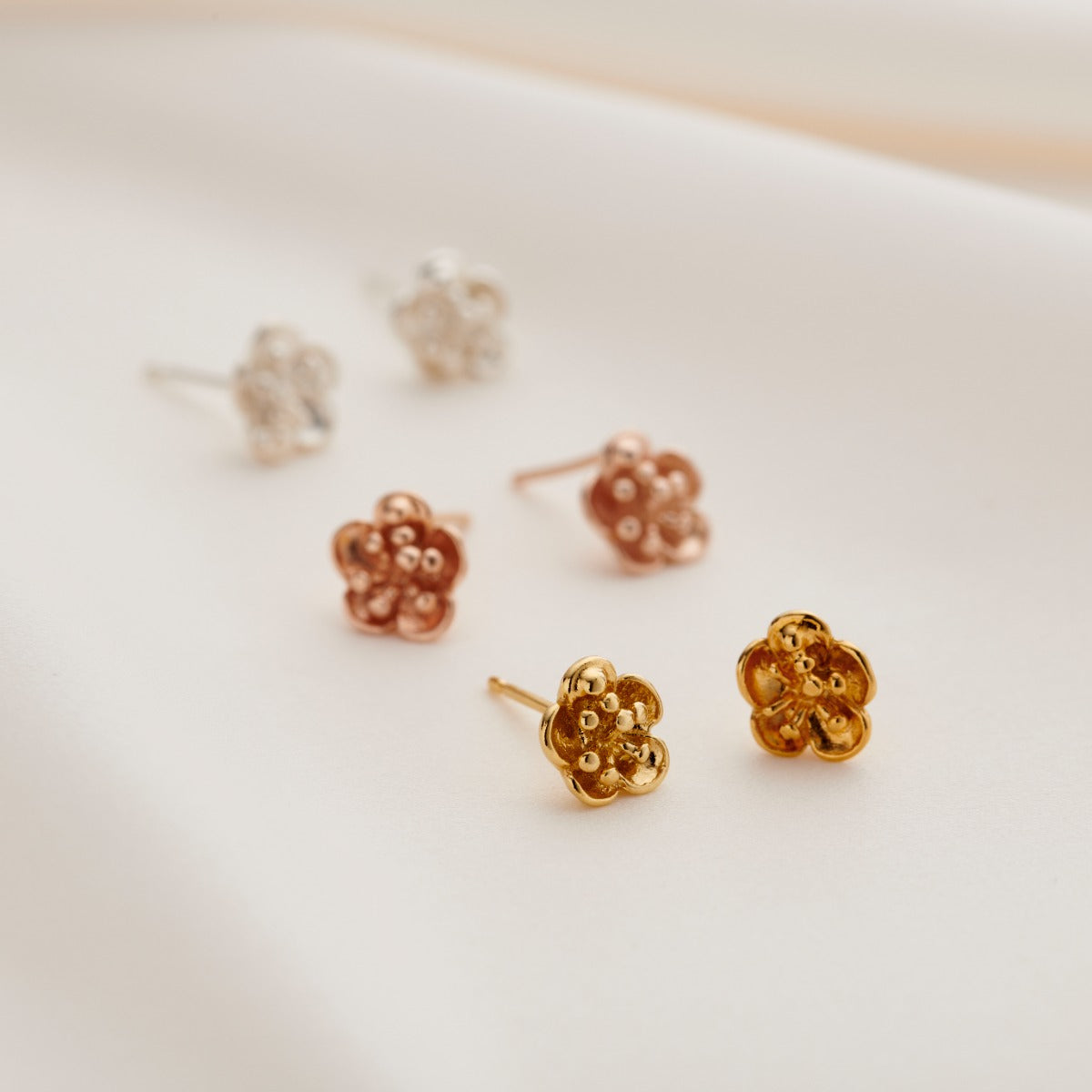 9ct Gold Flower Stud Earrings