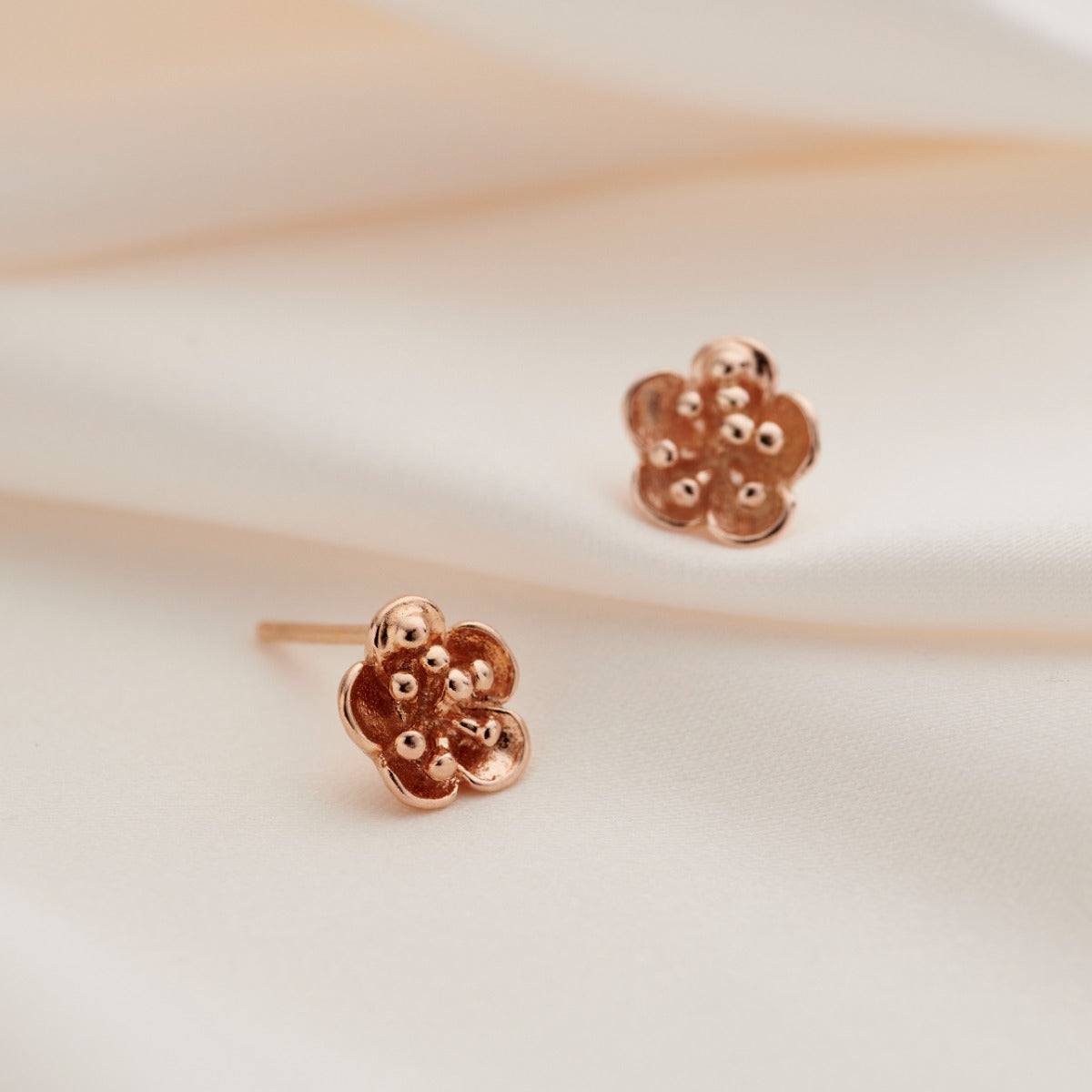 9ct Gold Flower Stud Earrings