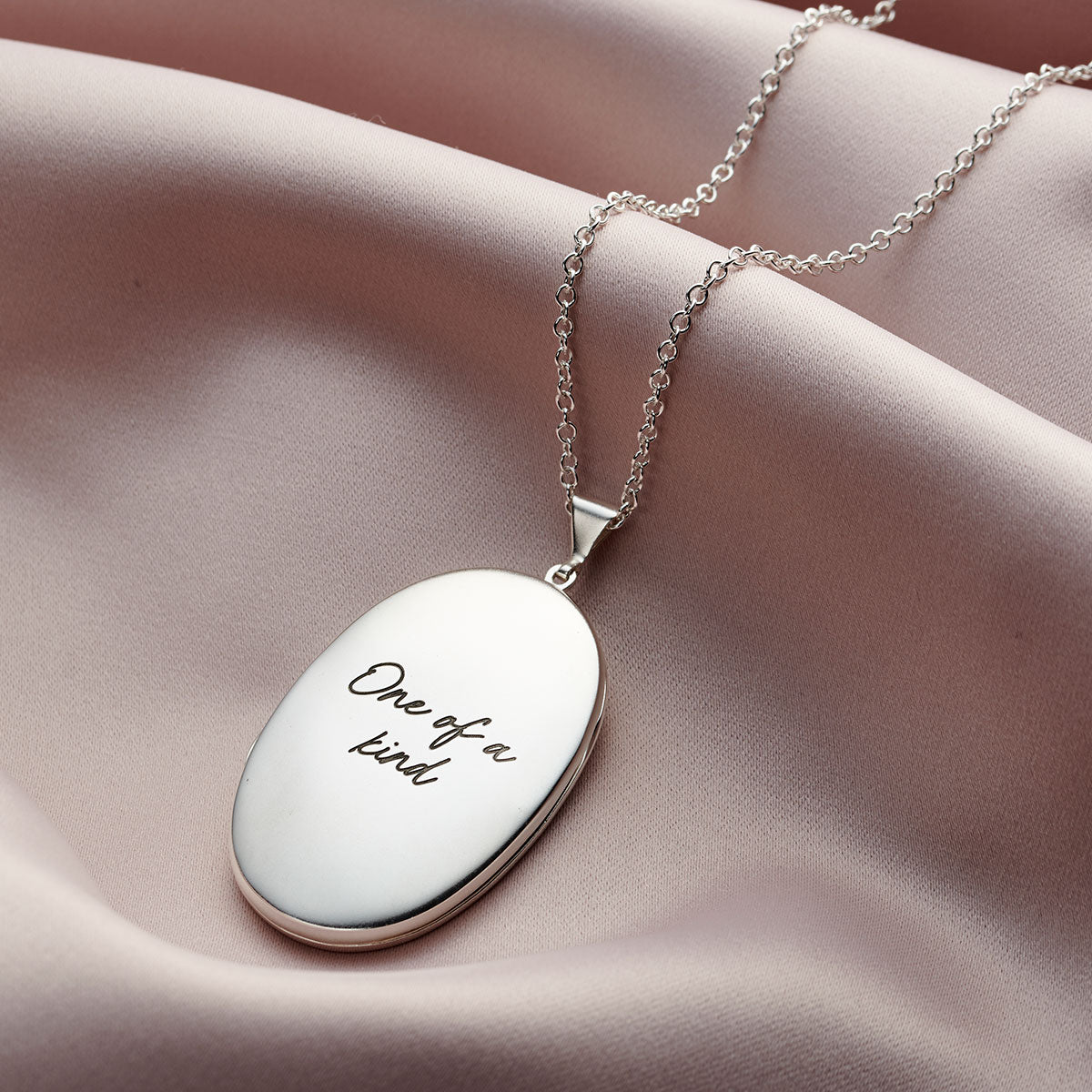 personalised-locket-necklaces