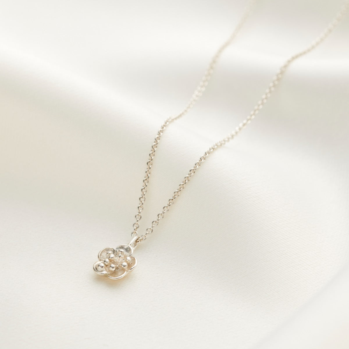 Small Flower Pendant Necklace