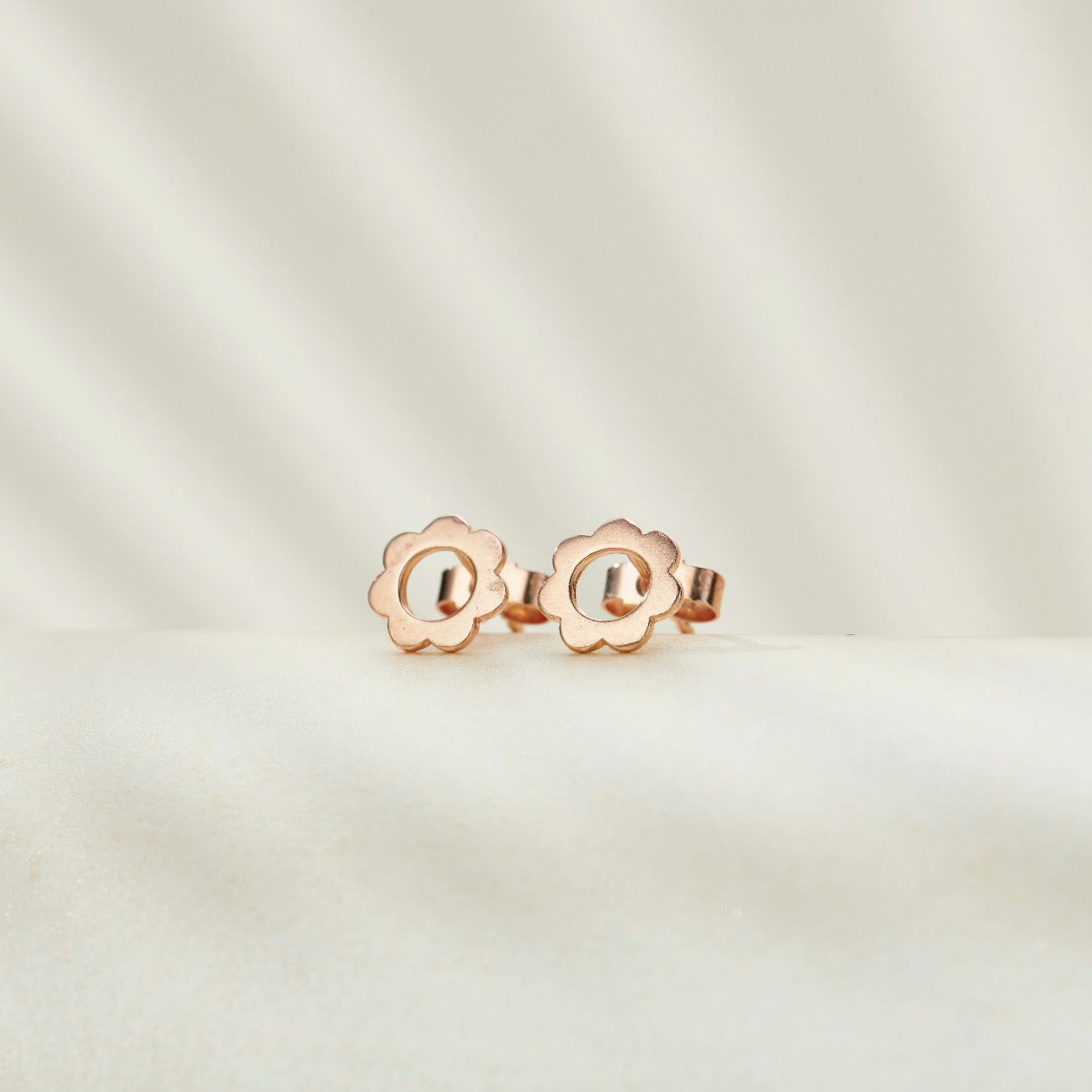 Scalloped Flower Stud Earrings